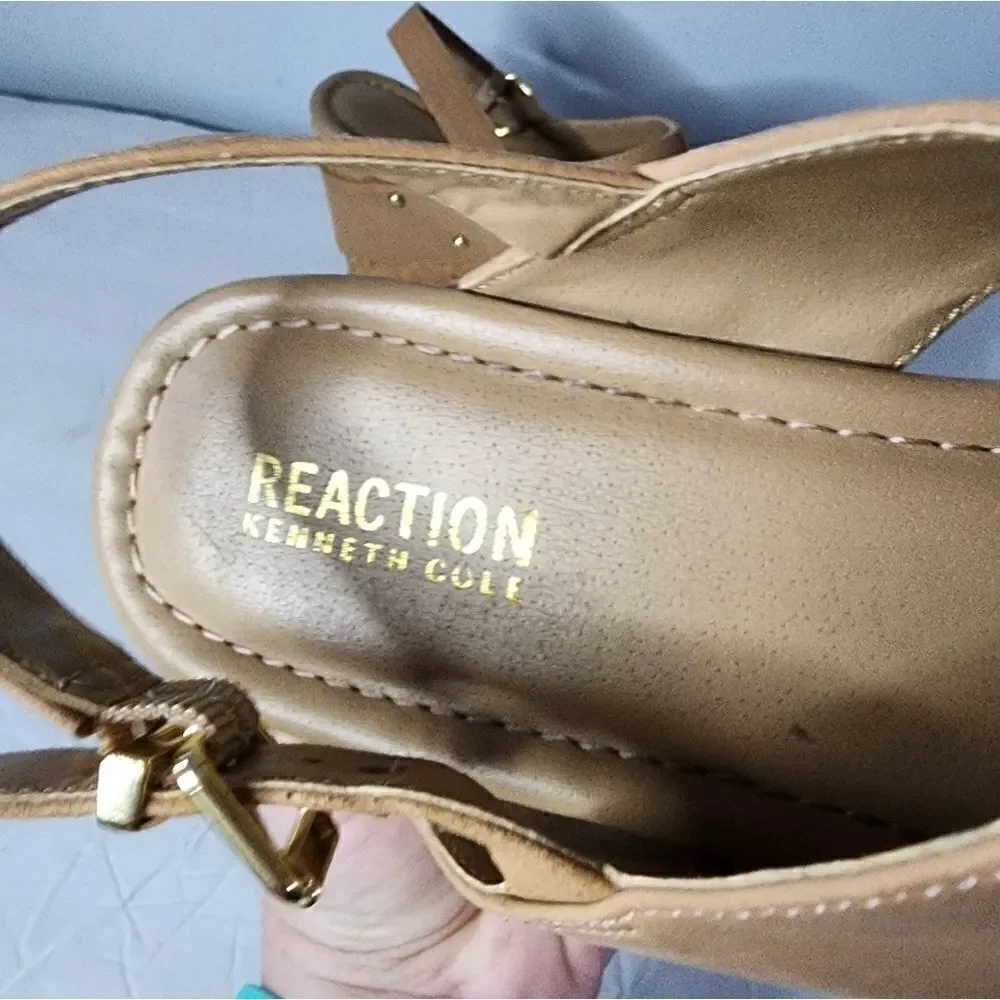 Kenneth Cole Reaction gently owned